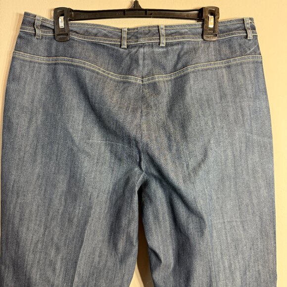 St. John Denim Jean Capris Women's 10 Blue Cuffed Stretchy Designer Classic Chic - Picture 8 of 10